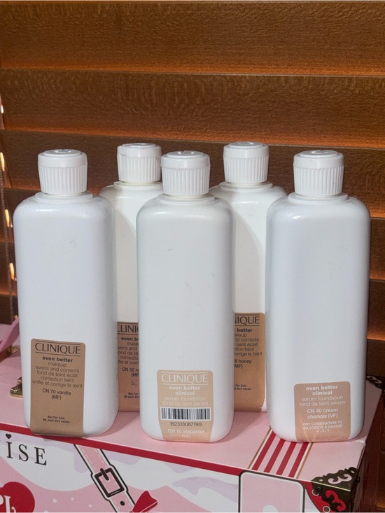 Clinique Other - Clinique Even Better Clinical Serum Foundation